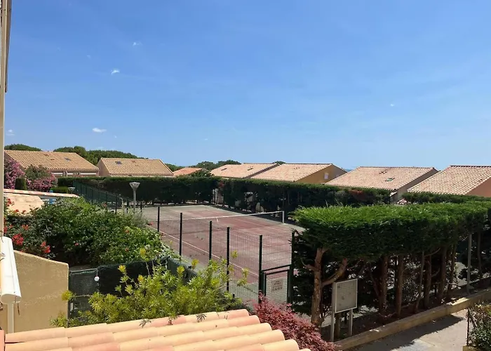 Avec Piscine Collective Et Court De Tennis 4sant46 * Saint-Pierre-la-Mer (Aude)